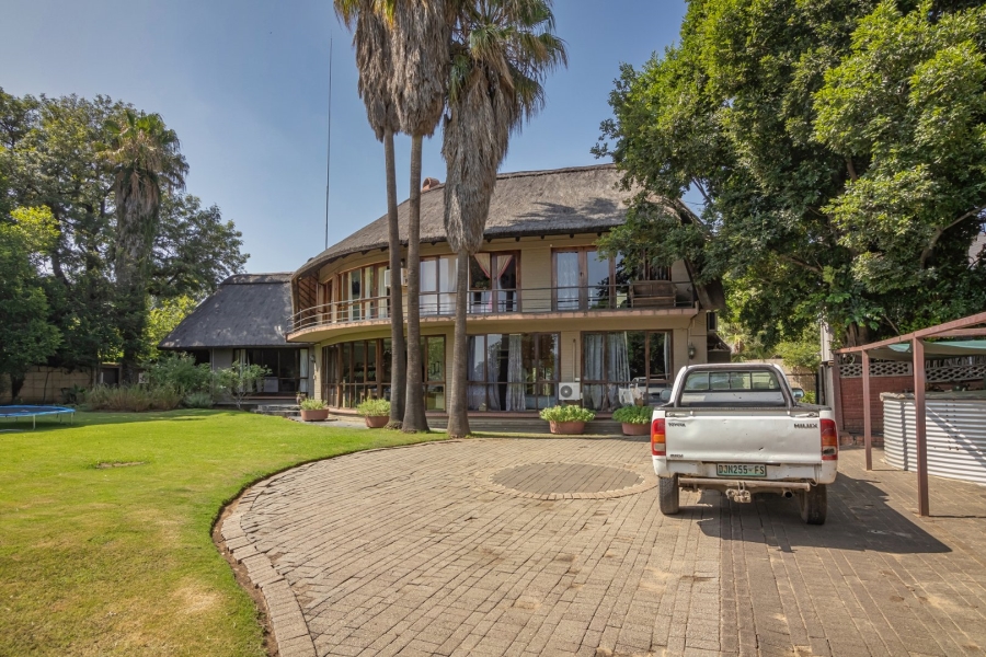 6 Bedroom Property for Sale in Panorama Free State